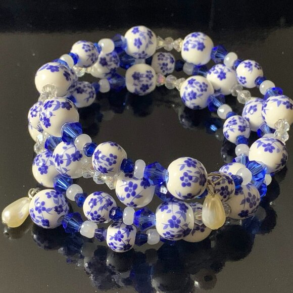 Hand Crafted Jewelry - Dutch Delft ceramic and blue glass beaded coil bracelet (Hand Crafted)